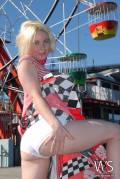 Candy's Flirtatious Ferris Wheel Pee